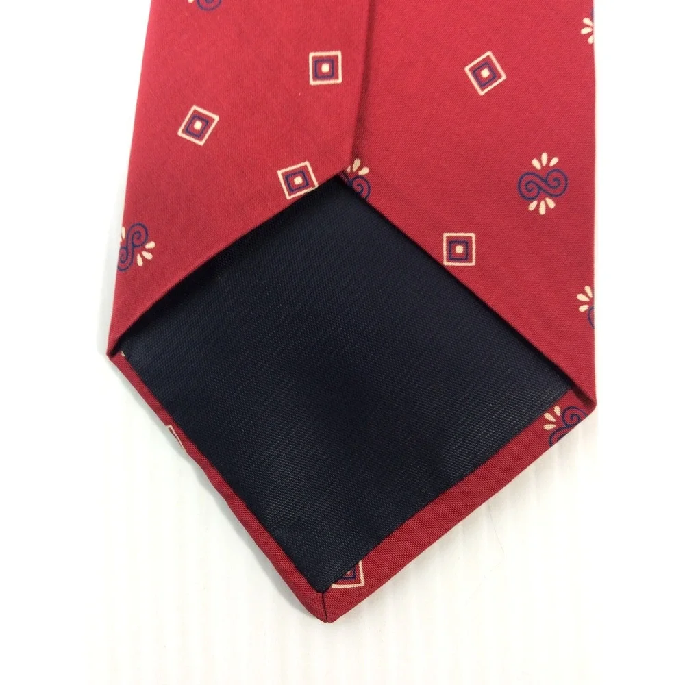 Claiborne Mens Tie 3.5 in W x L 57 Silk Burgundy Red Black White Geometric
